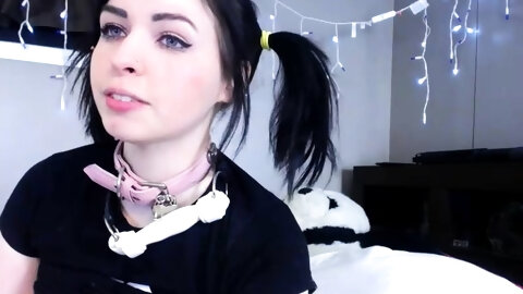 Big boob brunette masturbates on webcam